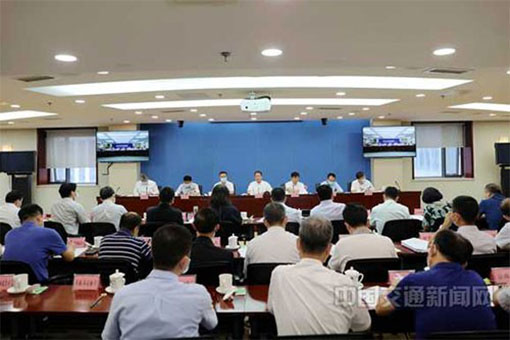 李小鹏在全国运输结构调整工作电视电话会上强调：加快推进落实运输结构调整三年行动目标任务 凝心聚力为打好污染防治攻坚战提供有力支撑